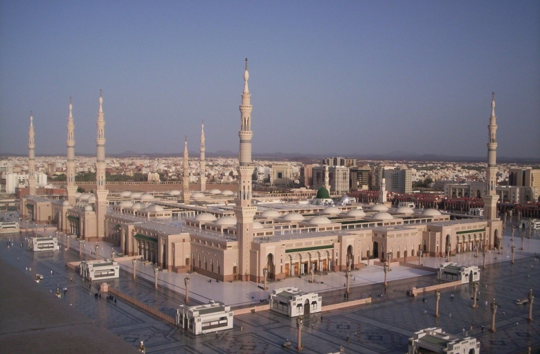 masjid_al_nabawi_in_madinah__saudi_arabia-other